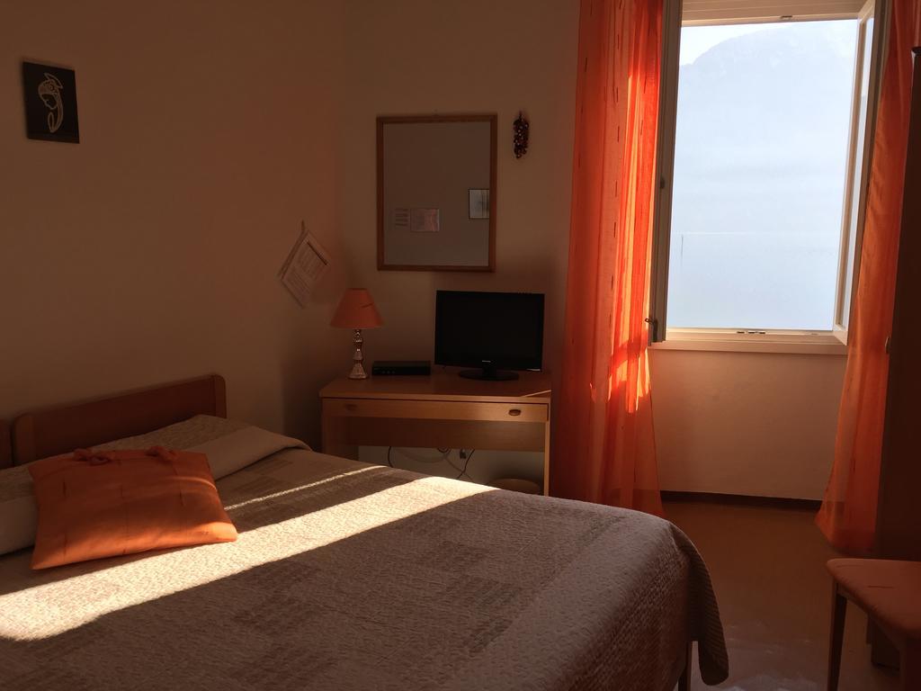 Hotel Plinio Lenno Εξωτερικό φωτογραφία